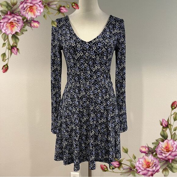 Aeropostale Floral Long Sleeve mini v-neck Dress with lace up back size medium - Picture 1 of 13